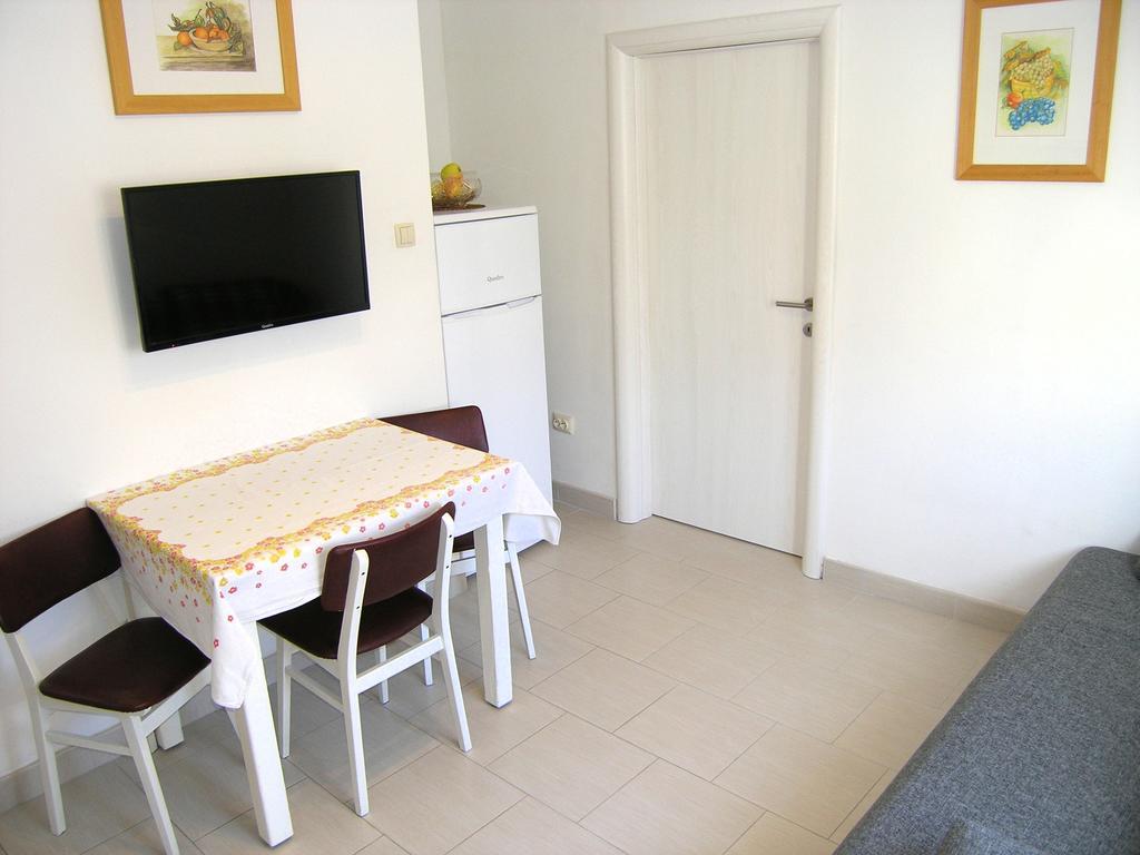 Apartman Vera 克尔克 外观 照片